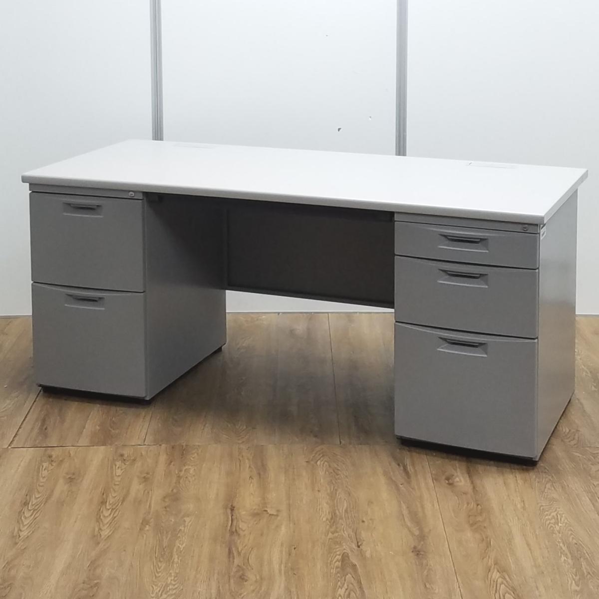 ★イトーキ製　CZ　グレー　W1600サイズ　W1600xD700xH700サイズ　左右で5段の収納引出し　上長席にもオススメ！　天板が広くて使いやすいW1600タイプ！　収納力抜群！　両袖机！！
                        CZデスク
                                    中古
            