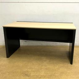 【在庫入替セール】】内田洋行　Arcena（アルセナ）　片面フリーアドレスデスク・平机　パネル脚タイプ　大き目のW1400サイズ　ナチュラル天板×ブラック脚　機能的で快適なワーク空間