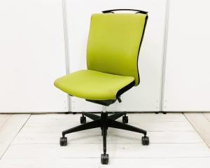 ワンランク上の快適なクッション性！シンプルなデザインと高品質な座り心地でデスクワークをサポート！エアランバーサポート機能付き！ 明るいグリーンカラー
■コクヨ/プントチェア（PUNTO）/ライトオリーブ　ハンガー付