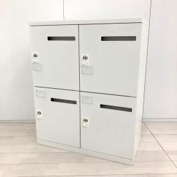 【フリーアドレスやコワーキングオフィスの相棒！4人用メールロッカー】　■オカムラ（okamura）製　■４人用パーソナルロッカー　■ダイヤル式　■投函口付　■ホワイト