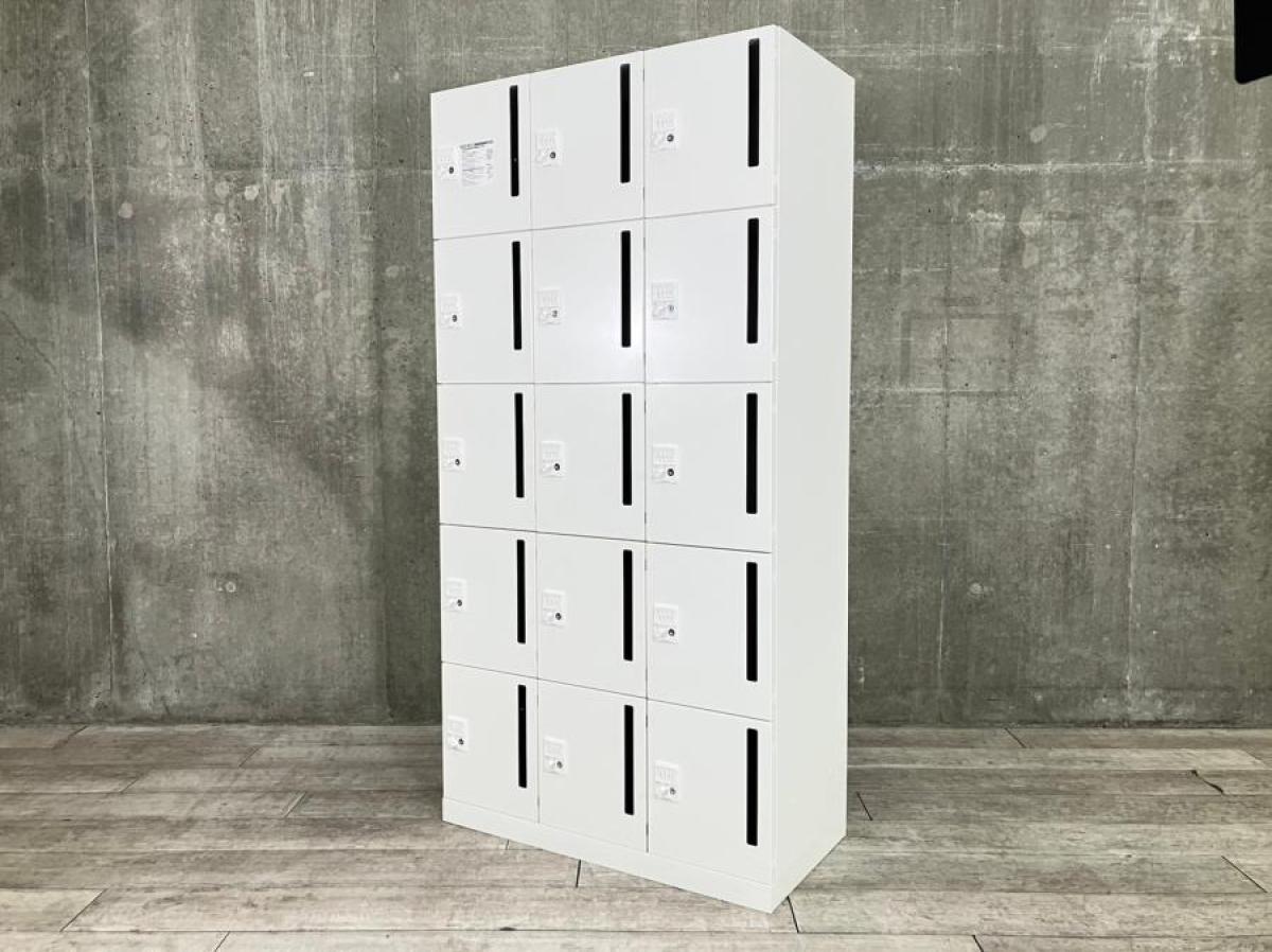 【状態良好品！珍しい15人用ロッカー！】■オカムラ（okamura）製　ピクスラインシリーズ　15人用パーソナルロッカー　W900×D450mm×1810mm　■ダイヤル式　■ホワイト
                        ピクスライン
                                    中古
            