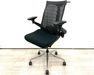 ■イトーキ(ITOKI)製　■アクト(Act)チェア　■肘付き/可動肘　■ハイバック　■背面：メッシュ　■ランバーサポート・ハンガー付き　■ブラック　■オススメ/人気/定番商品　【弊社使用欄：A01034984 k】