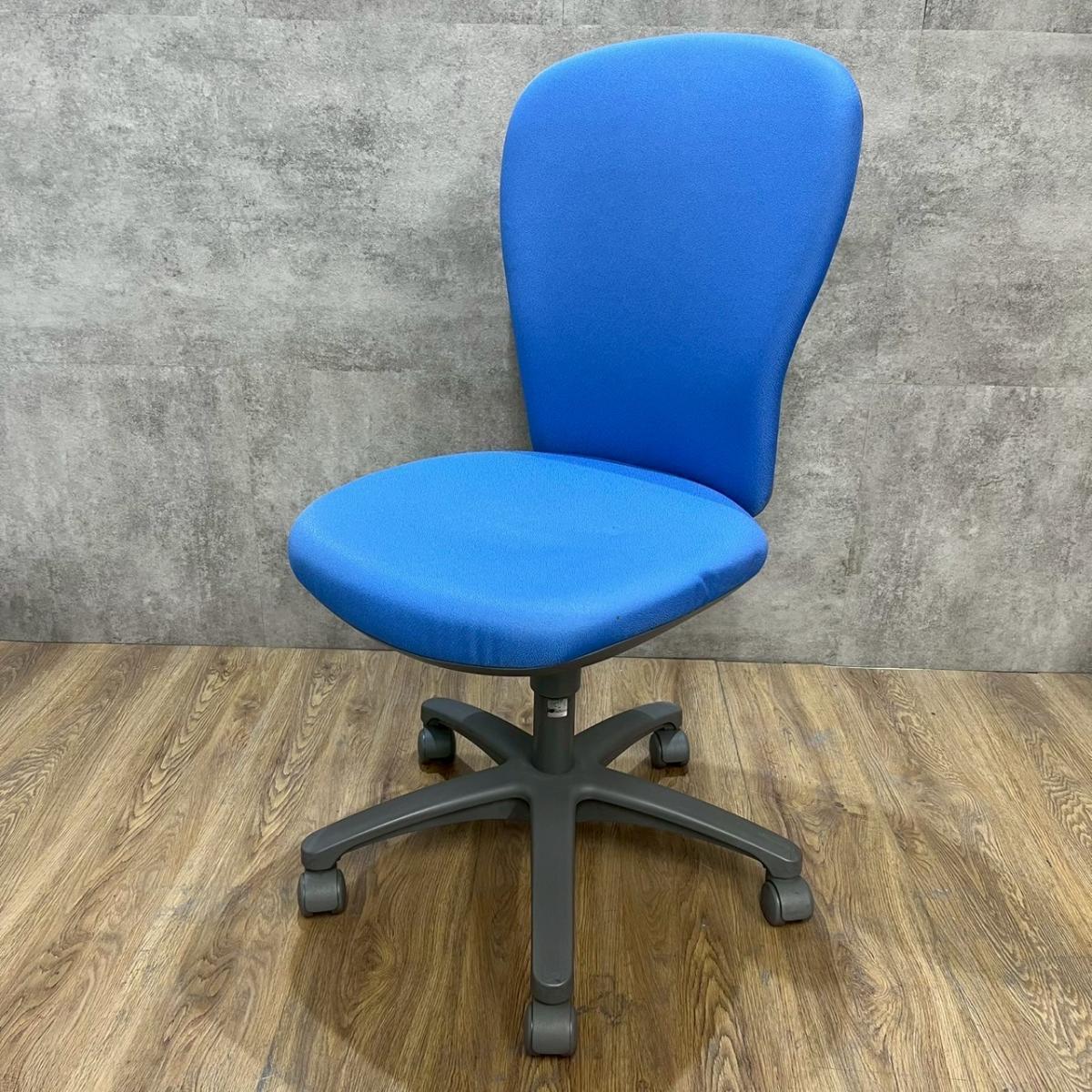 コクヨ製の人気チェアオフィスチェア【レグノ２】が入荷しました！＊「オフィスバスターズ福岡南店」は、福岡を拠点として、全国へ中古オフィス用品・オフィス家具を提供しております。
                        レグノチェア2
                                    中古
            