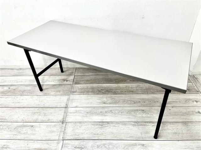 【定価約4万円】【脚を折り畳み収納可能!急な来客やミーティングの際にあると便利!】■イトーキ ■TBEシリーズ ■折畳テーブル ■ホワイト
