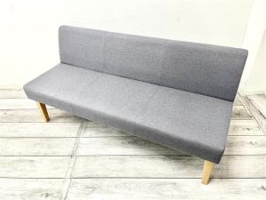 【定価約14万円】【休憩スペースや待合室などにおすすめな3人用ソファ！】■オカムラ　LB55　■3人掛け　■グレー(木脚)