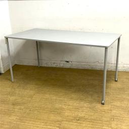 【2023年製】コクヨ　エニーテーブル　2本キャスター仕様　ライトグレー　社内ミーティング・リフレッシュスペース・お客様との打ち合わせ用に【ABW】