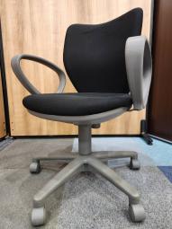 【訳アリ品】【すっきりしたデザインが人気！3次曲面を採用した座り心地抜群のBIT-Xシリーズ入荷！！】■アイリスチトセ（IRIS CHITOSE）製　BIT-Xシリーズ　肘付ローバック　■サークル肘（固定肘）