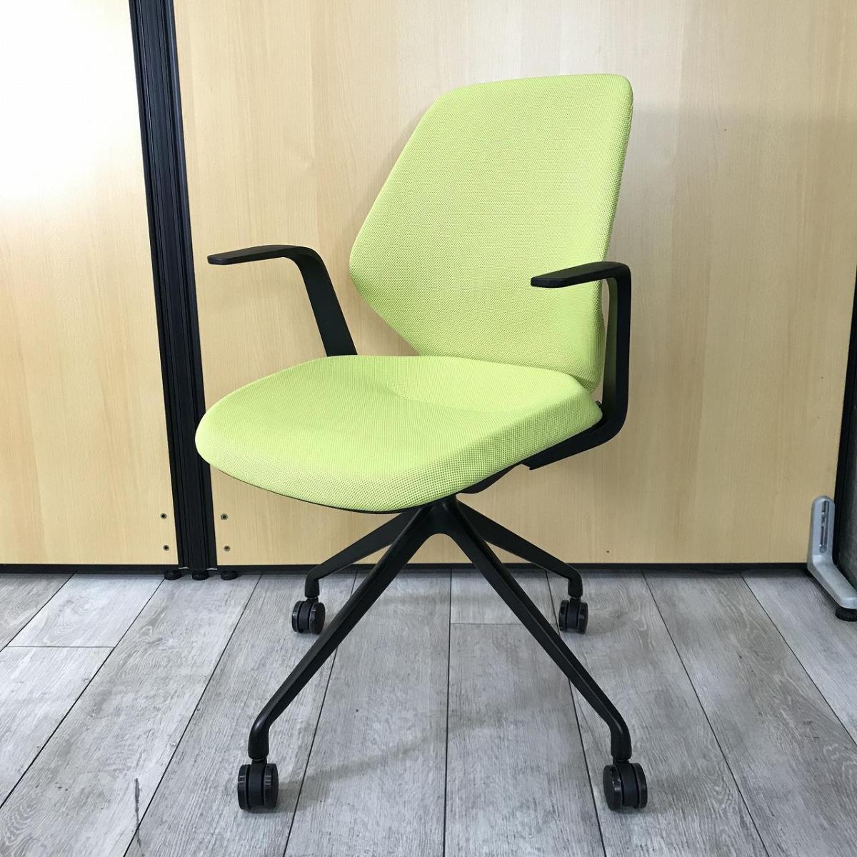 【腰回りをしっかりサポート！】オフィスに新しい風を吹き込むライトタスクチェア！クッション性のあるクロスバック仕様！
■イトーキ/キュアチェア（QuA）/シトラスグリーン
ミーティングチェア　クロスバック　固定肘　4本脚　【ABW】
                        キュアチェア
                                    中古
            