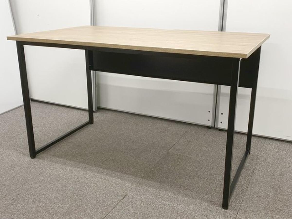 【未使用品！】【オフィストレンドの最先端！　オシャレな木目調の天板が印象的なデスクが入荷いたしました！】■平机　■井上金庫
■木目ナチュラル(フォレスト天板)　■ABW商材
                        SFD
                                    中古
            