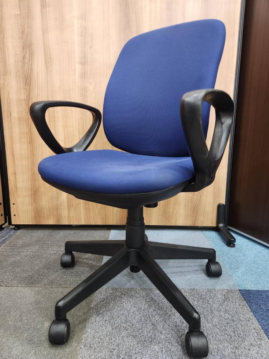 【座る人を選ばないフィット感！！スタンダードなデザインで座りやすい！　】■プラス　プリセアチェア　肘付　ハイバック　■色：ブルー
                        Presea
                                    中古
            