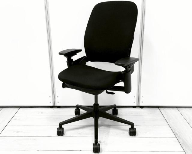 デスクチェア Steelcase Leap V2 Leap Chair V2 in Blue Fabric by Steelcase - Madison Seating