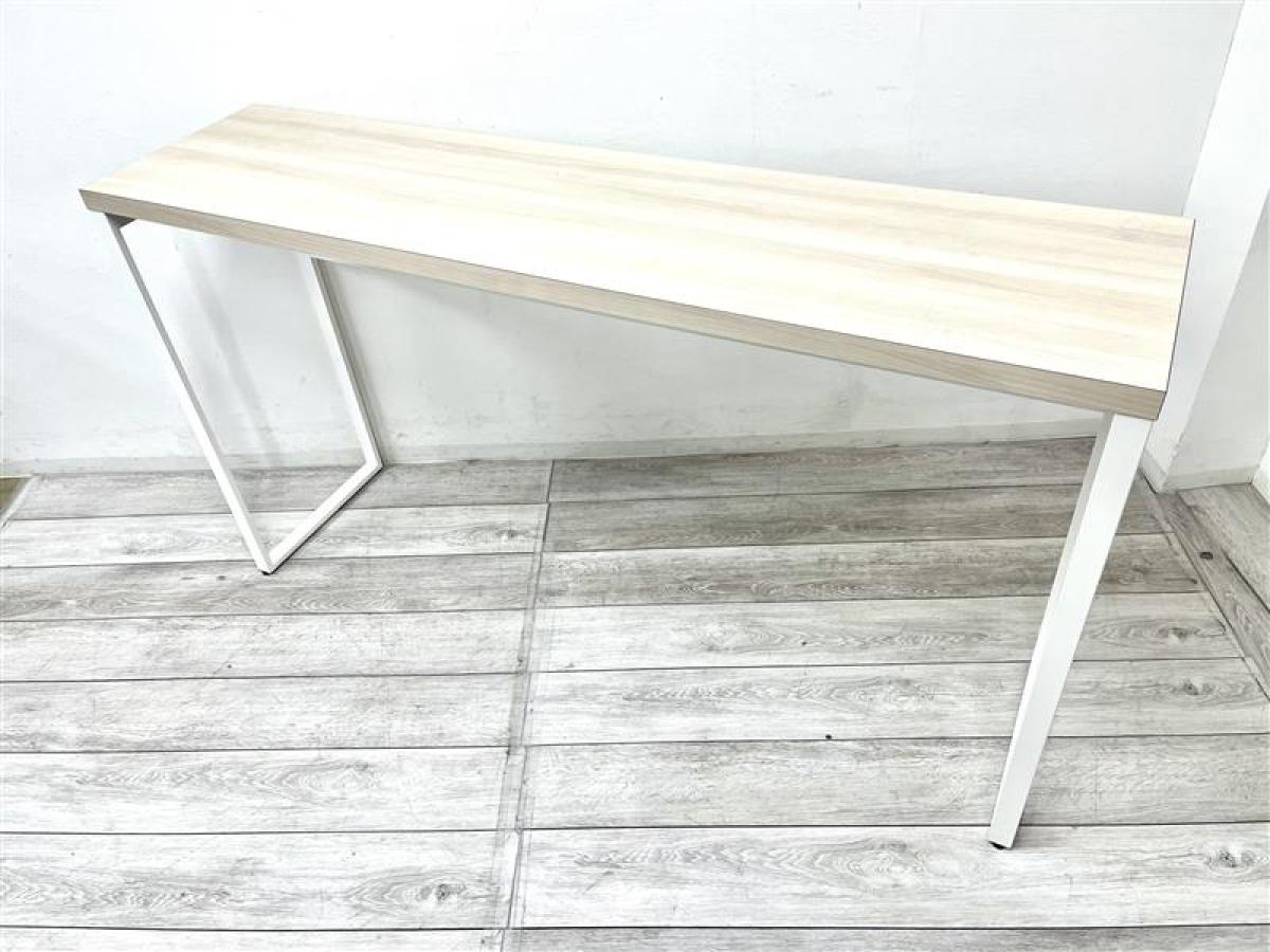 【定価約12万円】【リフレッシュスペースにお勧め！オシャレナデザインのカウンターテーブル！】■オカムラ/アルトピアッツァ　■カウンターテーブル　■ナチュラル天板/ホワイト脚
                        Alt Piazza（アルトピアッツァ）
                                    中古
            