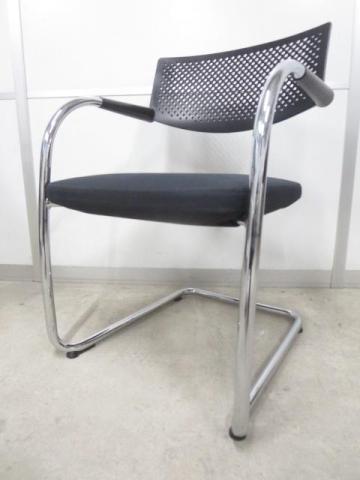 vitra（ヴィトラ） スタッキングチェア 一覧 - 中古オフィス家具なら