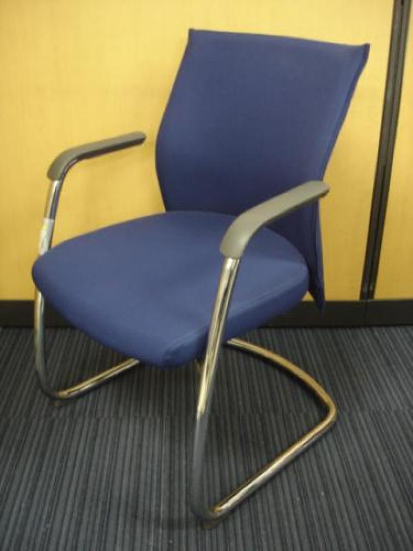 <br><br><font size=5 color=blue><strong>■エクサージュシリーズのミーティングチェア■</strong></font><br><br><font size=3>■ほんと状態良好です！！<br>■チェアに合わせるテーブルもあります！<br>■限定2脚</font> 【会議チェア】
                                    中古
            