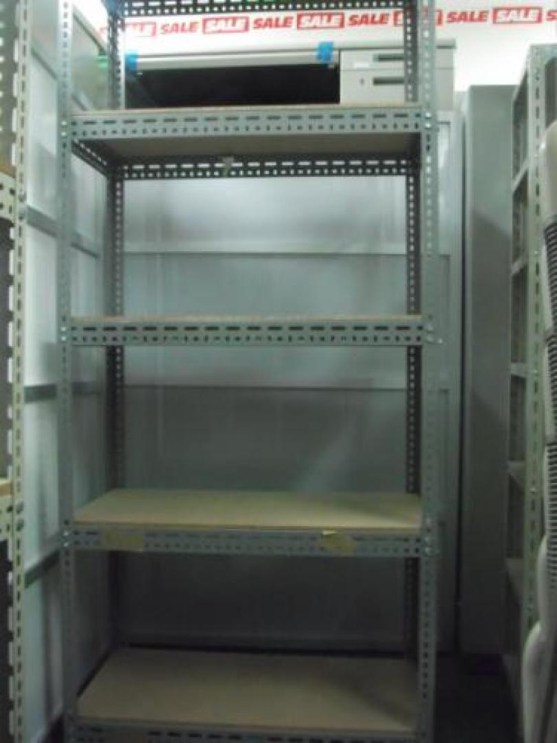 ■中量ラック　棚板3枚　静止重量180ｋｇ対応ﾀｲﾌﾟ
                                    中古
            