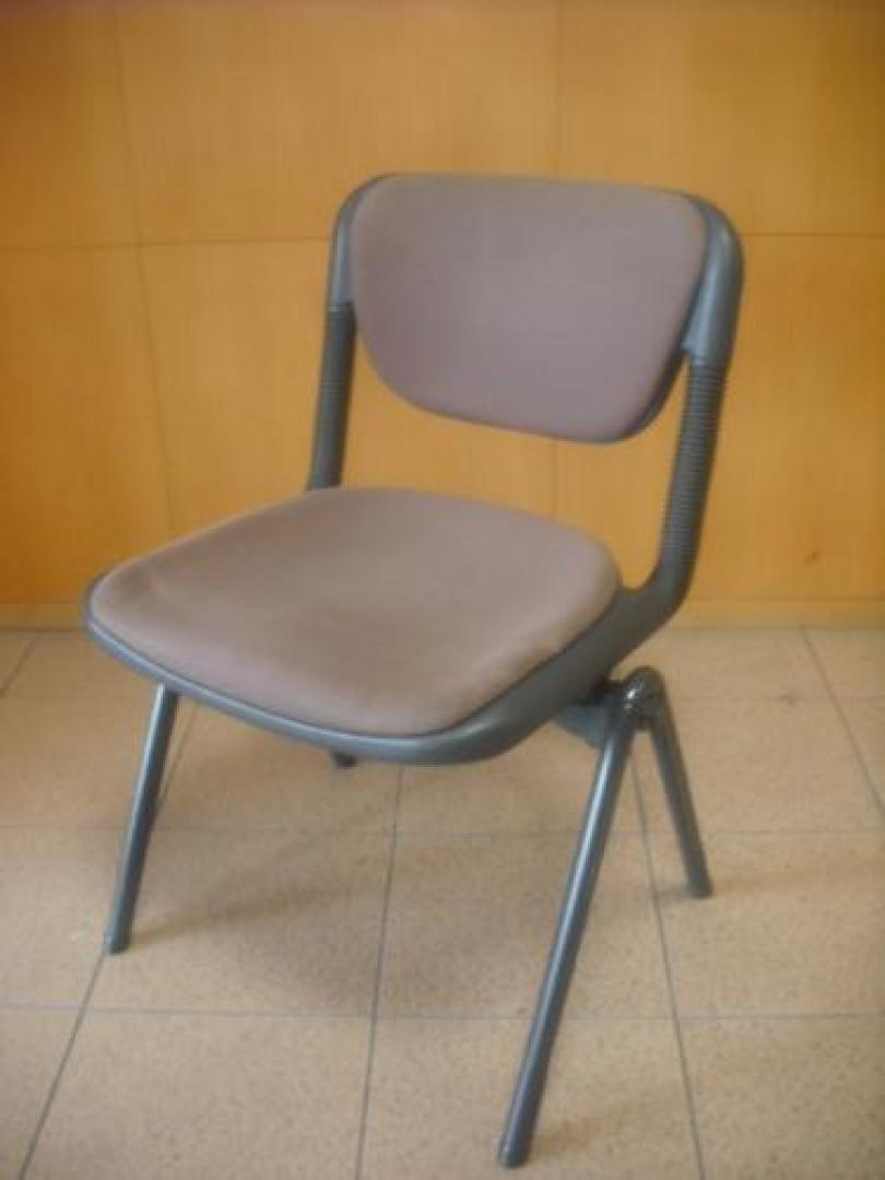 【単品特価】座面汚れありだが、　単品にて価格下げてます！　■イトーキ製・安定性あります。【会議チェア】
                                    中古
            