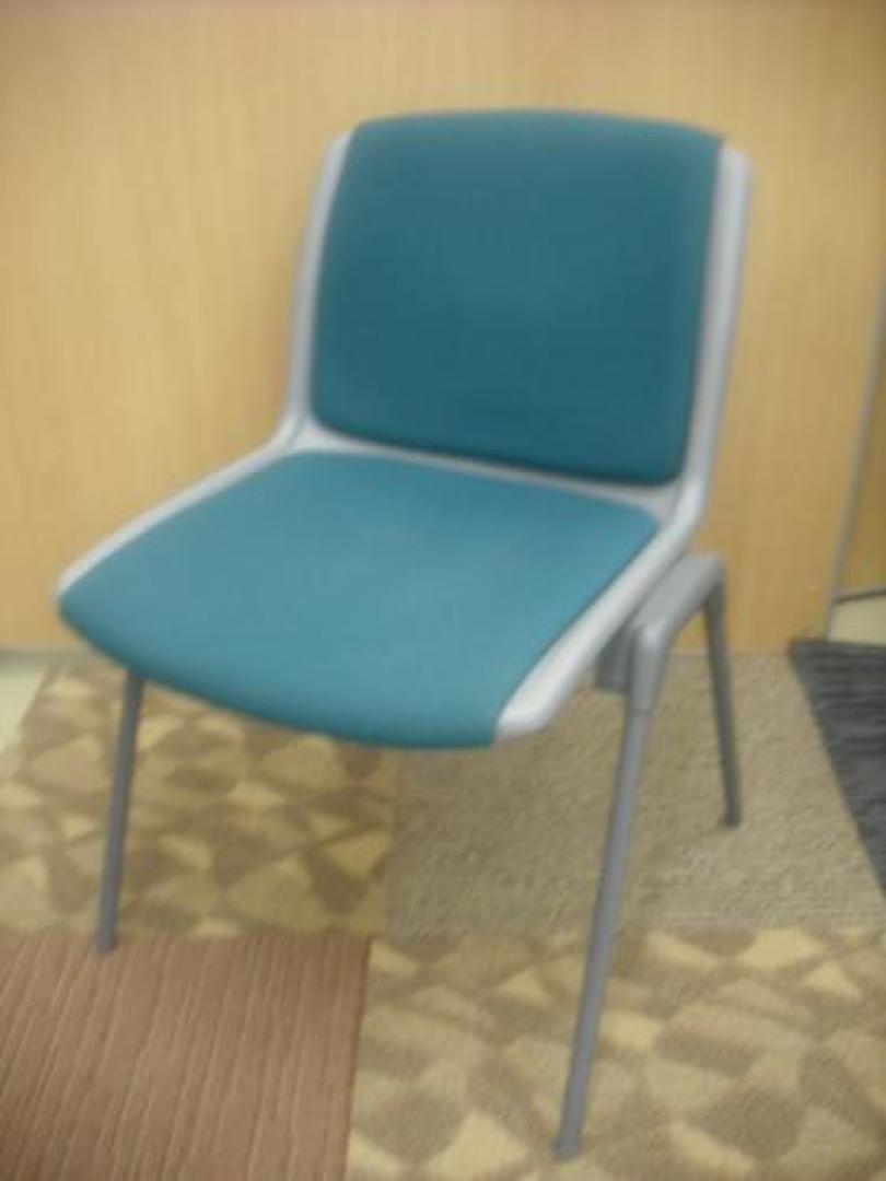 ■今なら揃います！　　会議用に便利■スタッキングチェア【会議チェア】
                                    中古
            