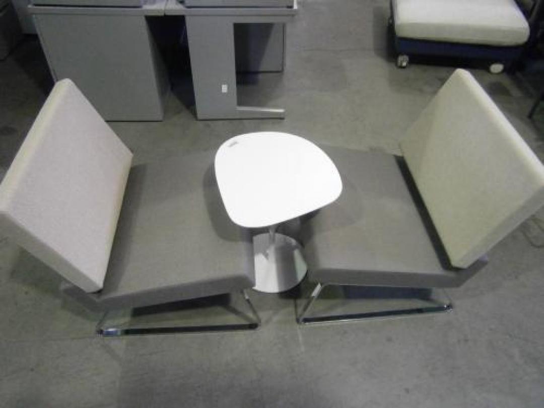 【チェアセットテーブル付きです。】ロビー・リフレッシュルームにいかがでしょうか。【セット商品】『九州地区限定　とくとくキャンペーン』九州地区の方限定で10％OFF致します。

                                    中古
            