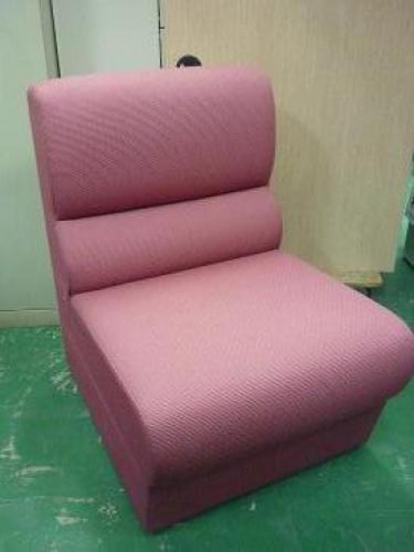 【1人用ソファー】かわいいピンク!!ご奉仕価格で登場!!♪♪
                                    中古
            