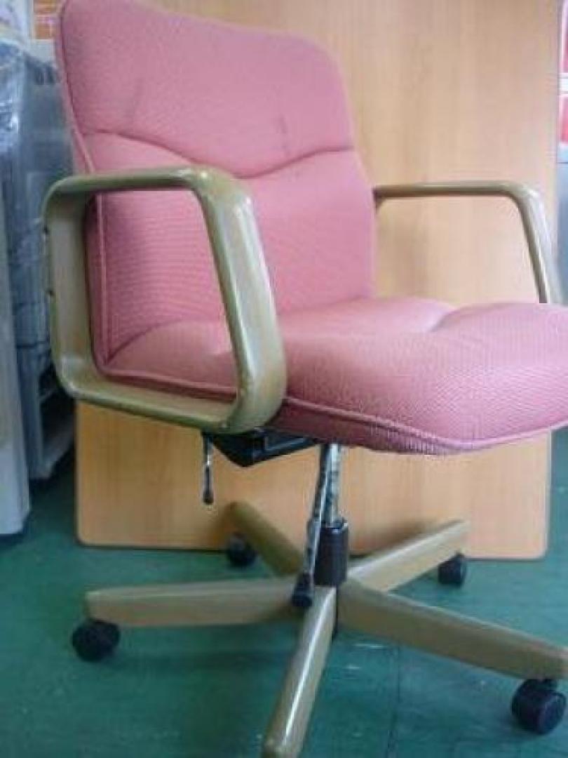 【これでビシッと決めましょう!!】ミーティングスペースにぴったり♪肘付・会議室用チェア☆【会議チェア】
                                    中古
            