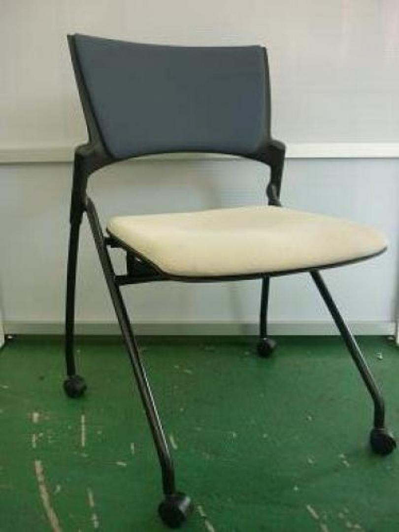 【ご奉仕価格】至宝の名作・マノスチェア　限定3台!!ネスティング式でラクラク収納♪♪♪【会議チェア】
                                    中古
            