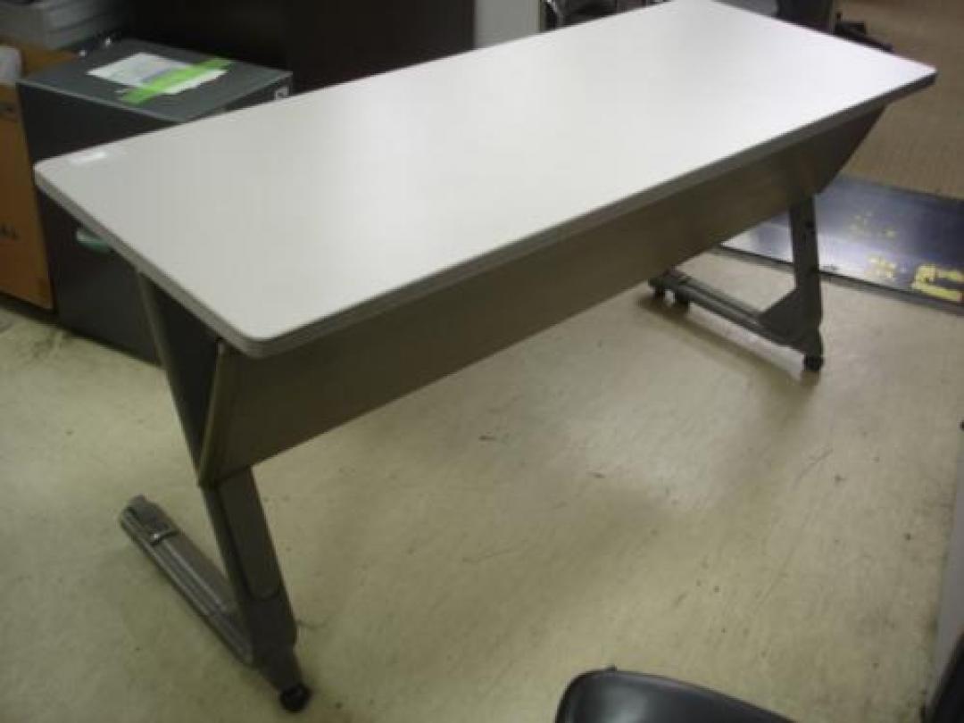 スタックテーブル■ロック機能付き
                                    中古
            