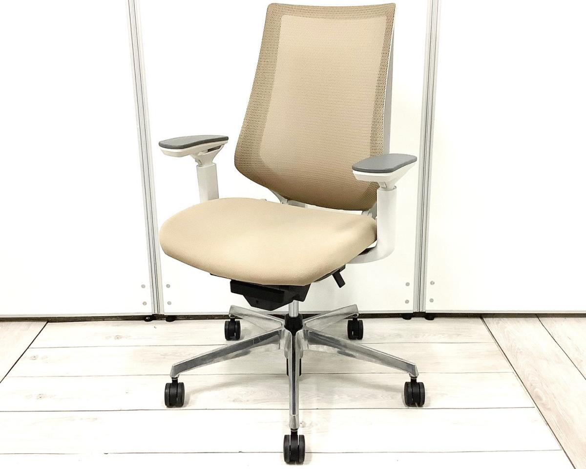 【様々な姿勢に柔軟にフィットする高機能ワーキングチェア！】体格差に応じた最適サポートを実現！
■コクヨ/デュオラチェア（Duora）/ソフトベージュ　　可動肘付き
                        デュオラ メッシュ
                                    中古
            