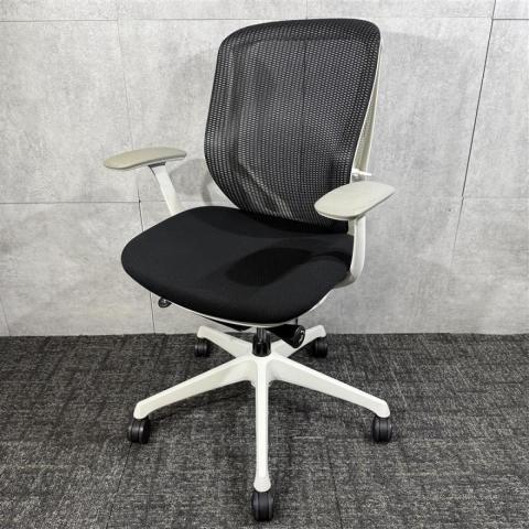 【中古】シルフィーメッシュ  オカムラ（okamura） 肘付ローバックチェア