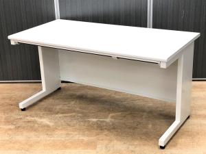 ワークスペース広々！幅1400㎜のスタイリッシュな平机！
■プラス/JSシリーズ/ホワイト　平机　引き出し付き　W1400㎜