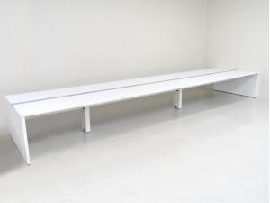 【関西倉庫入荷】■オカムラ/プロユニットフリーウェイ　フリーアドレスデスク　幅7200㎜×奥行1400mm　■天板ホワイト×脚ホワイト【12名での利用に最適なサイズ！】