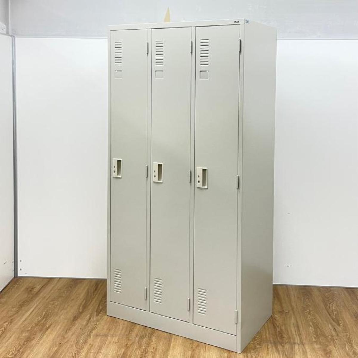 プラス製　ニューグレー　高さが1790なのでコートなども収納可能！　3人用ロッカー！！
                        その他シリーズ
                                    中古
            