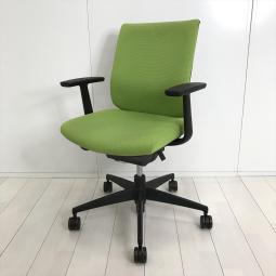 【オフィスの王道！納得の座り心地！魔法のように売れ続けている定番のオフィスチェア！】■コクヨ（KOKUYO）製　ウィザード2（wizard2）チェア　肘付　ローバック　クッションタイプ　■固定肘・ランバーサポート付き　■オリーブグリーン×ブラックシェル