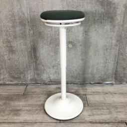 定番/ABWおすすめ　■オカムラ（okamura）製　ピルエットシリーズ（pirouetto）　カウンターチェア　スツール　■グリーン　シェル：ホワイト