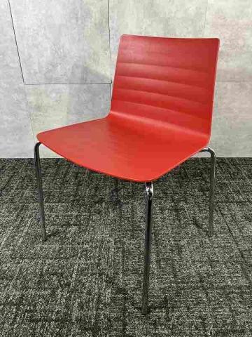 【中古】その他シリーズ L429FL GD23 オカムラ（okamura） スタッキングチェア