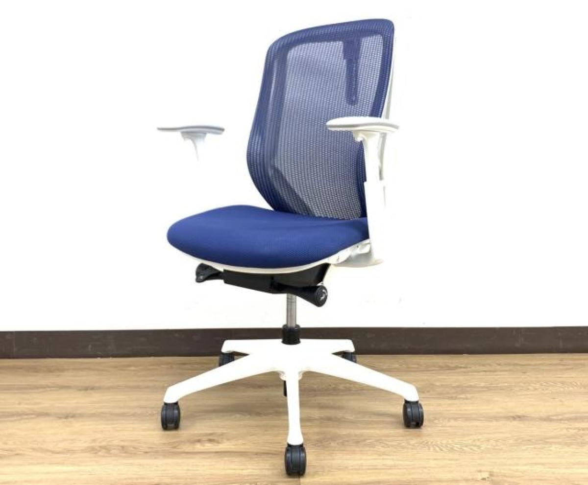 【コートハンガー付き背もたれメッシュ】■オカムラ製　シルフィー　OAチェア
                        シルフィーメッシュ
                                    中古
            
