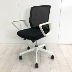 【希少カラーおしゃれなブラック＆ホワイトカラー！コスパも良いチェア！】 ■肘付　ローバックチェア　背座面ブラック×肘・脚・シェルホワイト　■固定肘【関東倉庫在庫品】【弊社使用欄：A01025947】