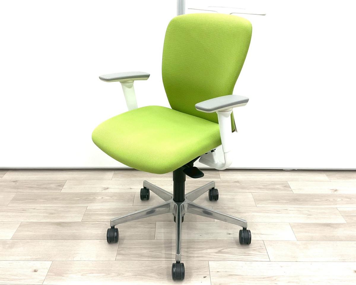 ■オカムラ(okamura)製　スラート(sulato)チェア　肘付　ローバック　クッションタイプ　■可動肘・ハンガー付き　■ライムグリーン×ホワイトシェル【弊社使用欄：A01053720 K】【ID】
                        スラート
                                    中古
            