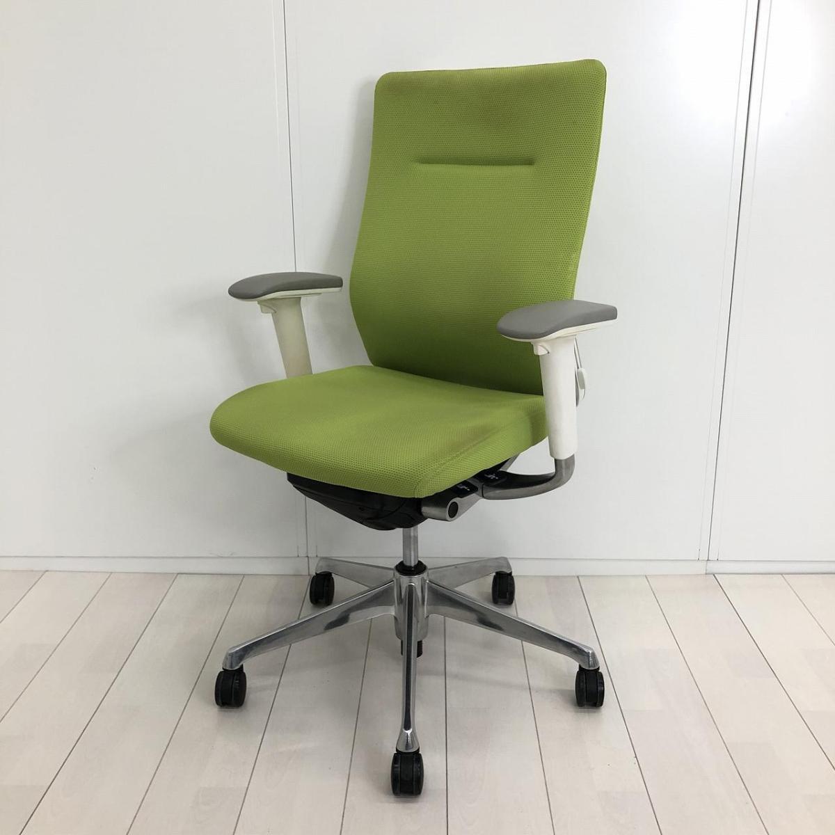 座り心地◎/おすすめ/大人気　■オカムラ（okamura）製　コーラルシリーズ　■可動肘　■背面・座面タイプ：クッション　■色：ライムグリーン
                        コーラルチェア
                                    中古
            