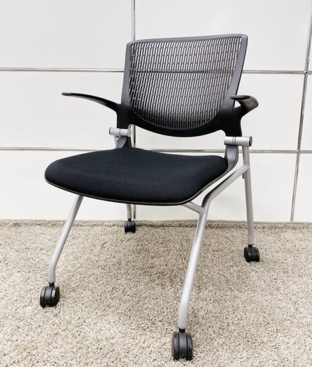 【スリット構造のシェルがワーカーを軽やかに受け止める！通気性抜群！】/オススメ(おすすめ) /■okamura/Grata/肘付きミーティングチェア/ネスティングチェア/背面 樹脂メッシュ/背パッドなし/ブラック/キャスター付/オカムラ/グラータ/ブラック※新品ナイロンキャスター【AD】
                        グラータチェア
                                    中古
            