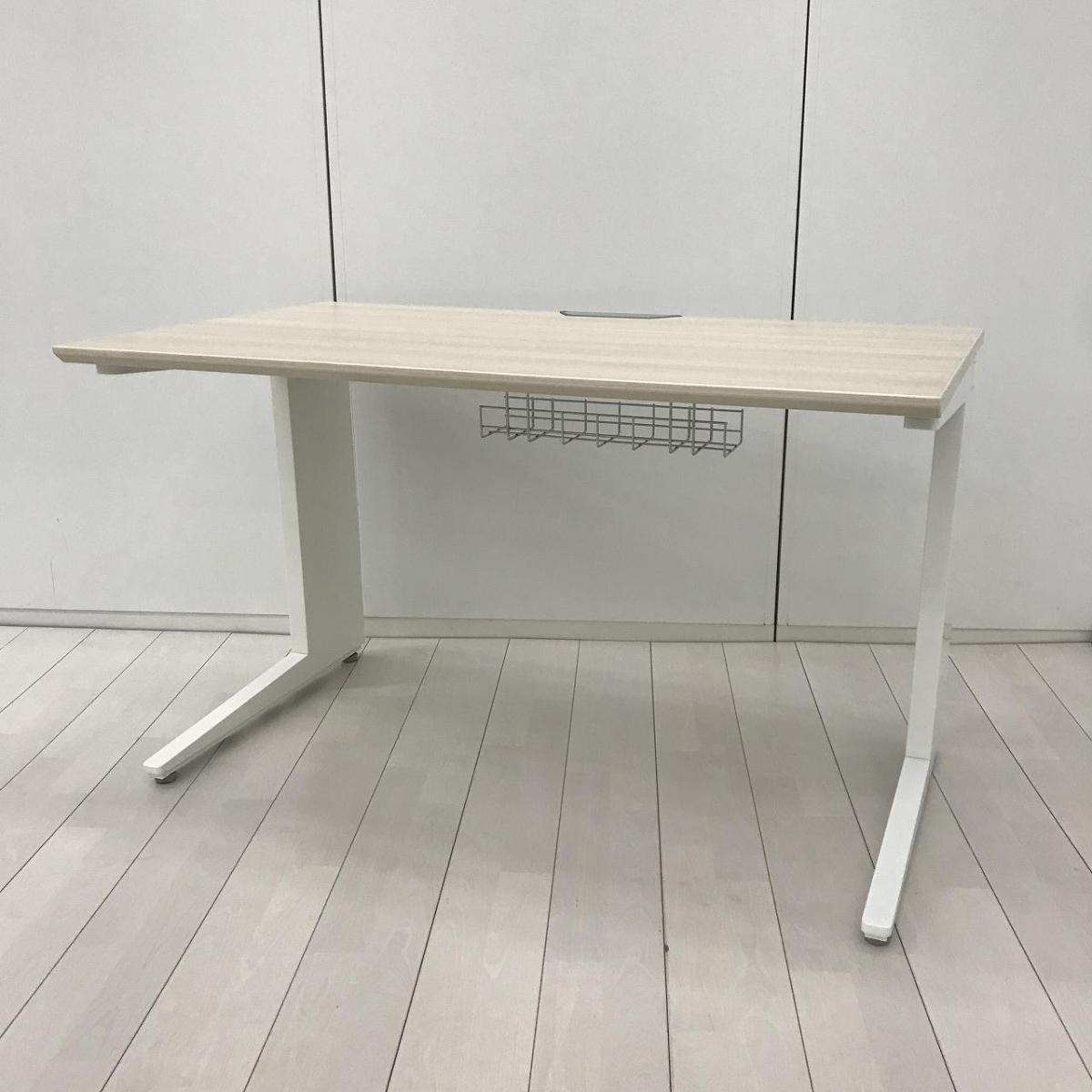 【在庫入替えセール！】【スタイリッシュなデザインと機能性を兼ね備えたシンプルデスク！】■オカムラ(okamura)製　プロユニットシリーズ　平机　引き出し無　Ｌ字脚　W1200×D700㎜　■天板：木目ナチュラル/L字脚：ホワイト
                        プロユニット
                                    中古
            