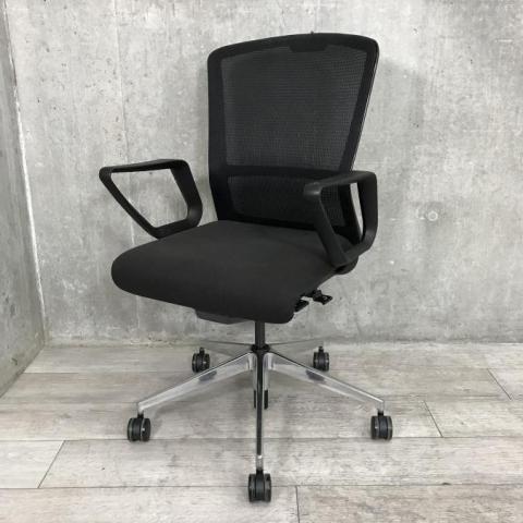 ■ウチダ（UCHIAD)製　■エルフィシリーズ　■肘付き/サークル肘　■背面/メッシュ　■ポリッシュ脚　■ブラック　■オススメ/人気/定番商品【弊社使用欄：A01050461】