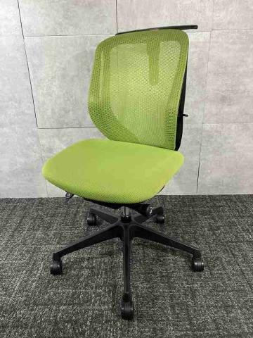 【人気メッシュチェア！】 前傾姿勢が特徴　姿勢から腰痛改善　オカムラ製の現行チェア！メッシュの素材感と明るいカラーリングがおすすめポイント！　福岡　中古家具　安い　博多　天神