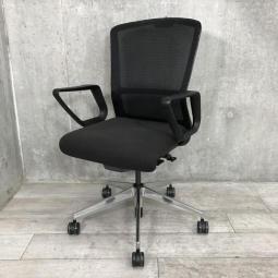 ■ウチダ（UCHIAD)製　■エルフィシリーズ　■肘付き/サークル肘　■背面/メッシュ　■ポリッシュ脚　■ブラック　■オススメ/人気/定番商品【弊社使用欄：A01050461】【KN】