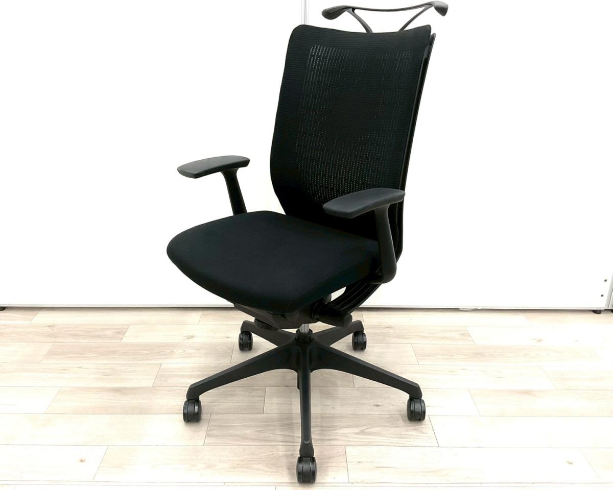 【スタイリッシュなデザインで座りやすい！】■オカムラ（okamura）製　■ヴィスコンテチェア　■肘付き/固定肘　■ハンガー付　■ブラック　【弊社使用欄：A01054235】【KN】
                        ヴィスコンテチェア
                                    中古
            