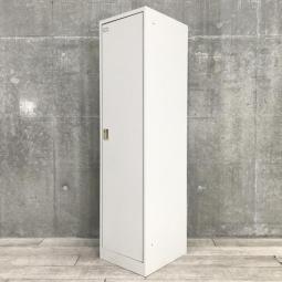 【コートやジャケットも収納可能な更衣ロッカー！掃除用具入れにもおすすめ！】■オカムラ （okamura）製　FZシリーズ　1人用ロッカー　更衣用　W450×D515㎜　■色：ニューグレー　■シリンダー錠