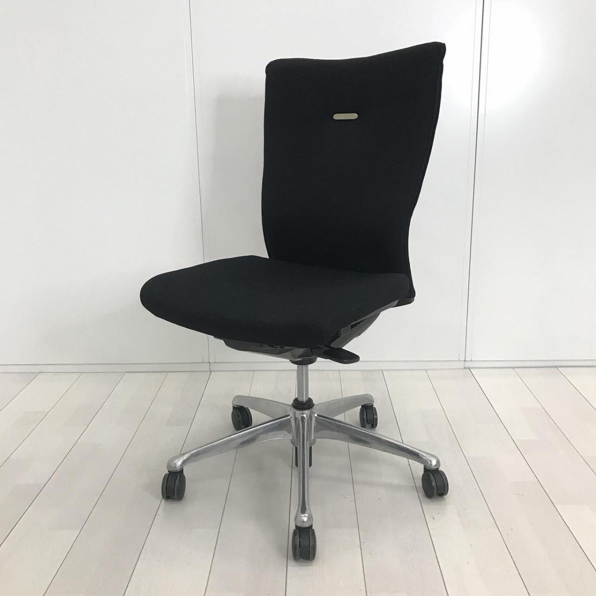 【在庫入替セール品！（本在庫限定価格）】■オカムラ(okamura)製　■フィーゴ(feego)チェア　■肘無　■ハイバック　■サイドファスナータイプ　■コートハンガー付き　■ブラック　■オススメ/大人気/定番商品　【弊社使用欄：A01048383】
                        フィーゴチェア
                                    中古
            