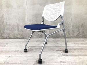 【在庫入替えセール！】【使わない時はコンパクトに収納！】人気の色のネスティングチェア！　■オカムラ/ルナ/ブルー【AD】