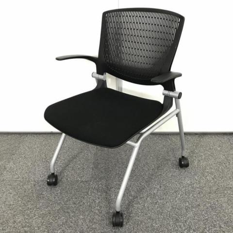 オカムラ　グラータ　ネスティングチェア　黒布張り『中古美品』複数入荷！ 楽天市場】オカムラ グラータ ネスティング 会議チェア 肘無 黒 中古 A