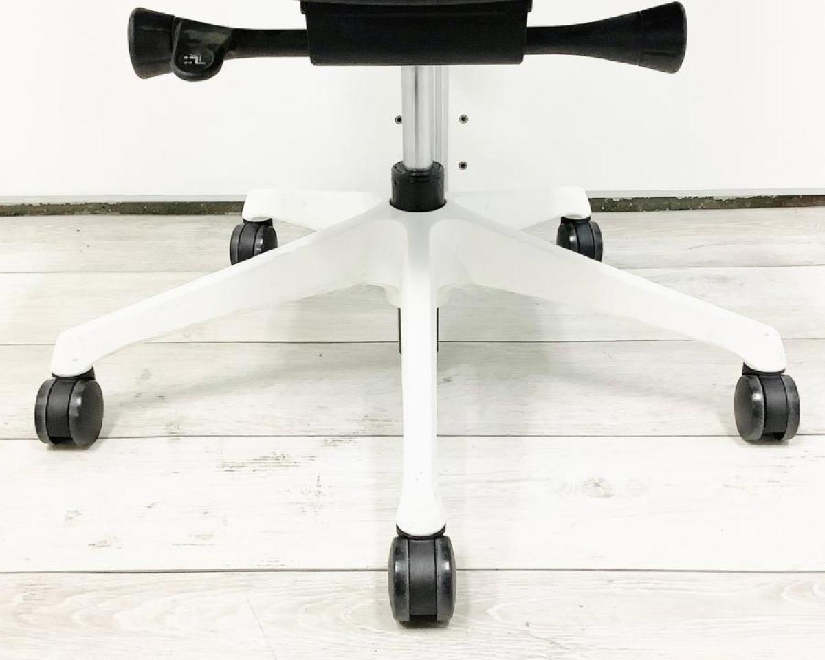 中古】シルフィーメッシュ オカムラ/okamura 肘無ハイバックチェア