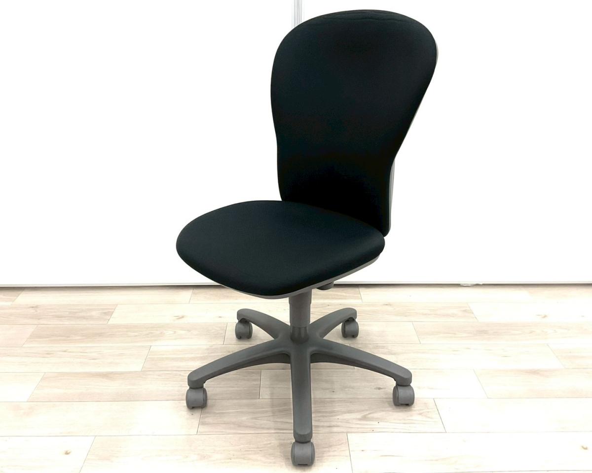 【コスパ最強】■KOKUYO/コクヨ　■レグノ２　■肘無し　■ハイバック　■ブラック（black）　■座面クッション　■オススメ/大人気/定番商品　【弊社使用欄：A01054424】
                        レグノチェア
                                    中古
            